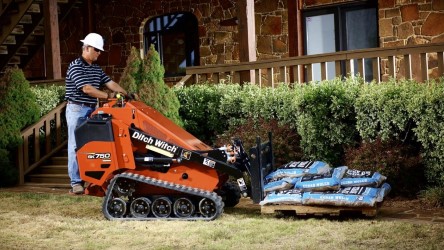 Ditch Witch Mini Skid SK750